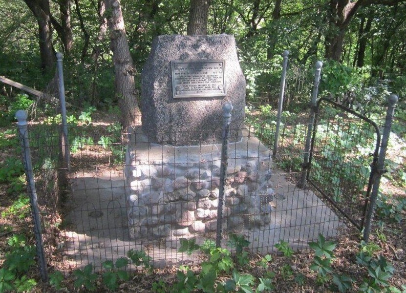 Photo of Soldier Grave at Fort Pomme de Terre